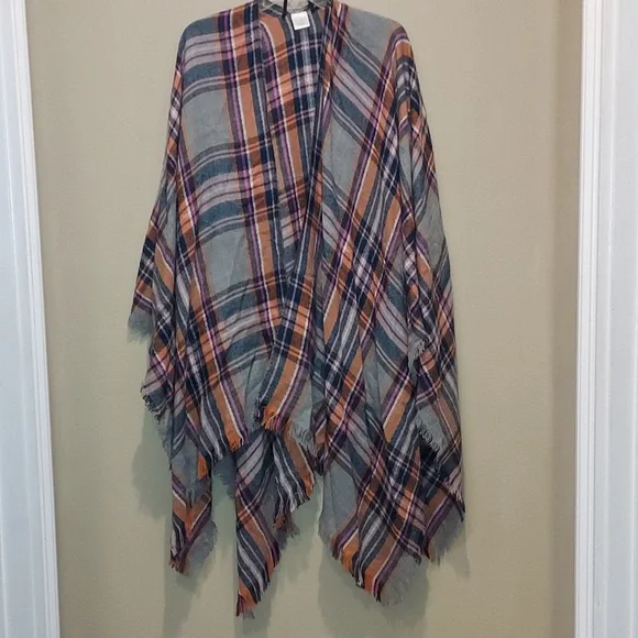 Just Style LA Poncho Scarf - Picture 3 of 6
